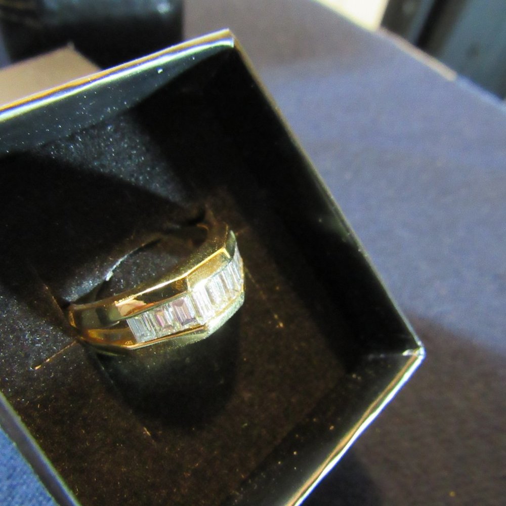 NEW WEDDING / ANNIVERSARY RING (SIZE 7-3/4) - Picture 2 of 2